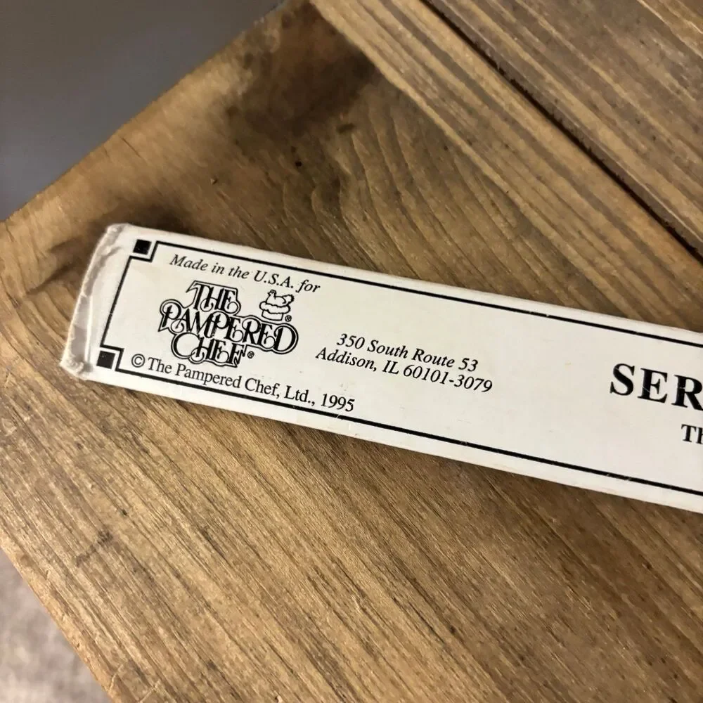 Vintage 1995 Pampered Chef Serrated Bread Knife 9” Stainless Steel